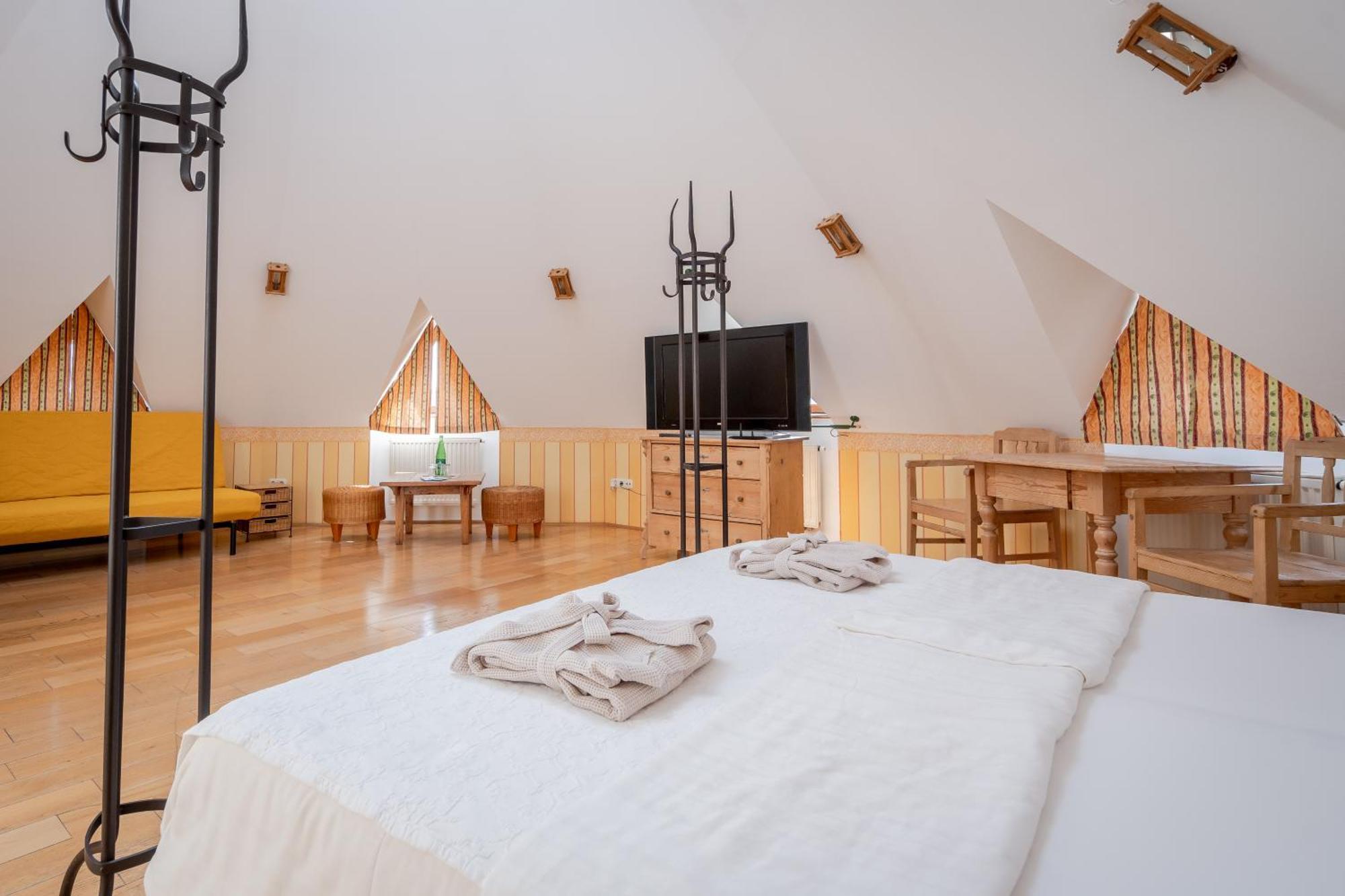 Hotel Roemerstein Fürstenfeld Dış mekan fotoğraf
