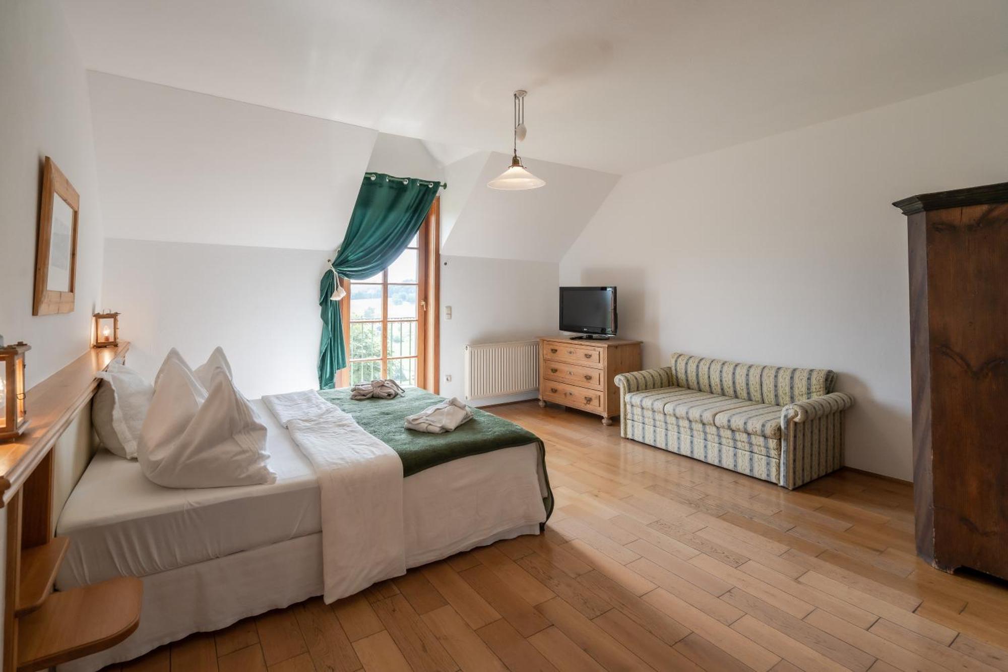 Hotel Roemerstein Fürstenfeld Dış mekan fotoğraf